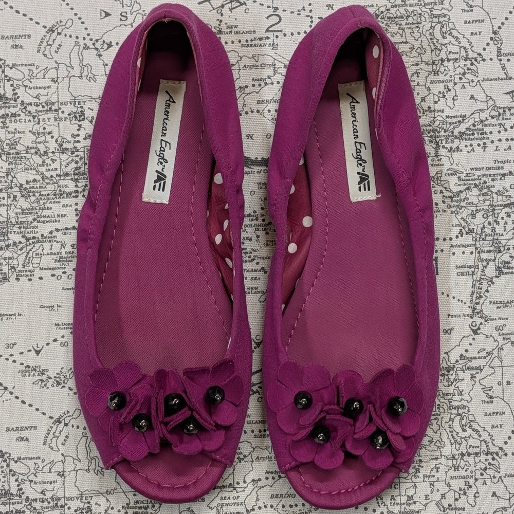 American Eagle Women's Magenta Open Toe Flats with Floral Detail Size 8
